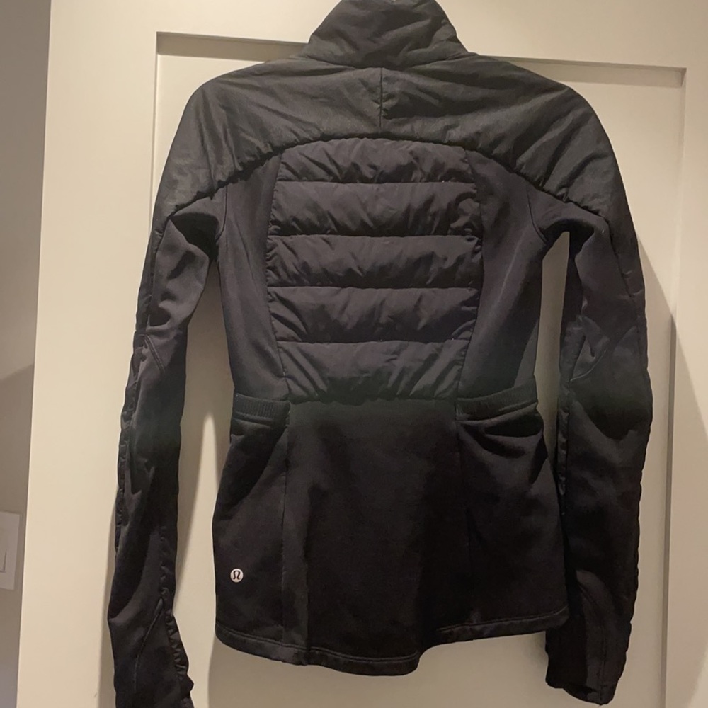 Lululemon puffer pull-over - Picture 3 of 4